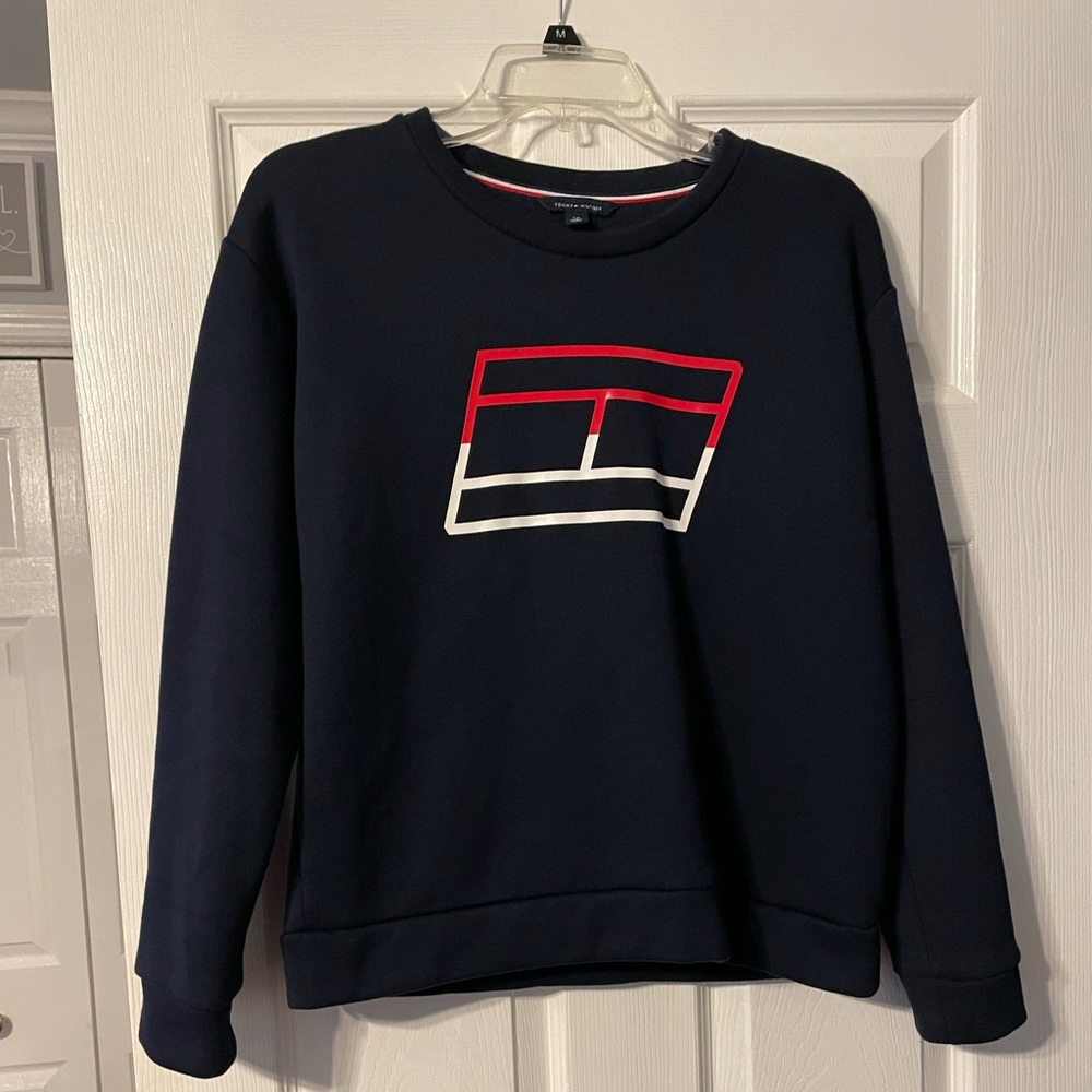 Tommy Hilfiger logo sweatshirt.
